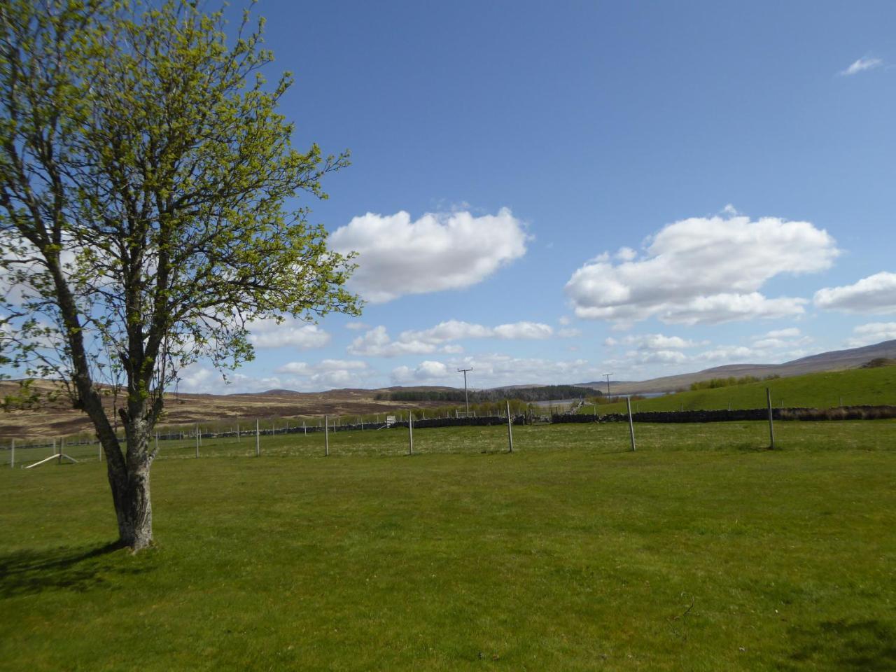 Altnaharra Hotel Lairg Buitenkant foto