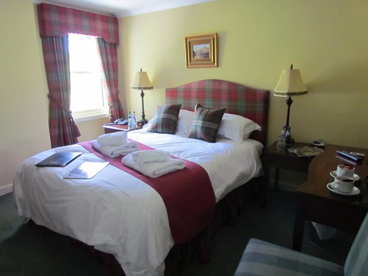 Altnaharra Hotel Lairg Buitenkant foto