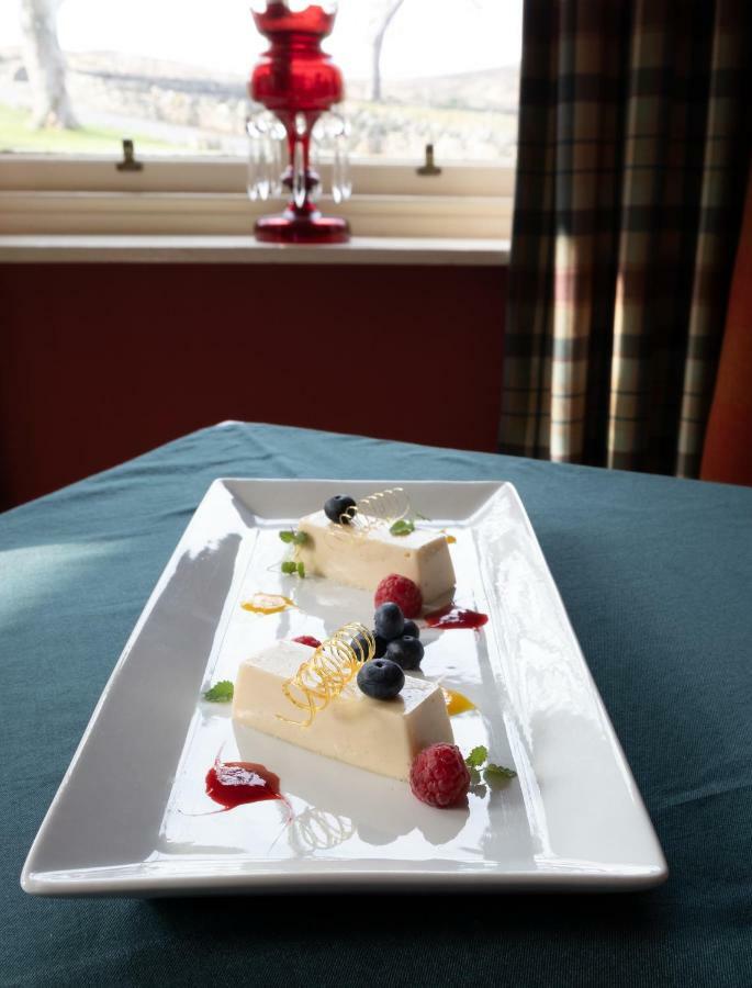 Altnaharra Hotel Lairg Buitenkant foto