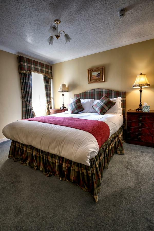 Altnaharra Hotel Lairg Buitenkant foto